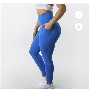 BuffBunny Luna Leggings in Indigo NWOT